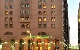 فندق سفير الساحة بالمدينة المنورة